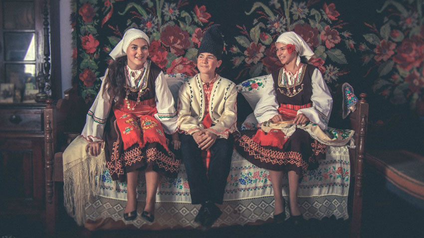 Юные болгары из села Парканы