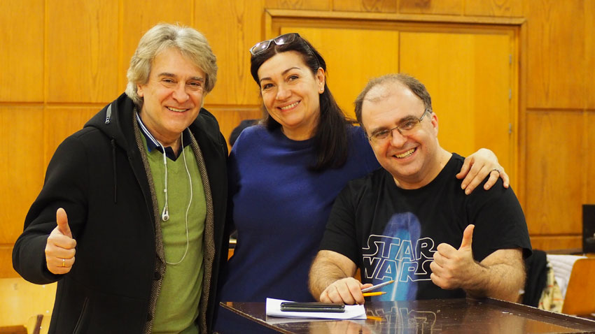 Орлин Горанов, Еделина Кънева и Найден Тодоров (отляво надясно) отправят коледните поздрави към слушателите.