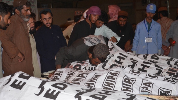 Броят на жертвите при самоубийствения атентат в пакистанския град Мастунг