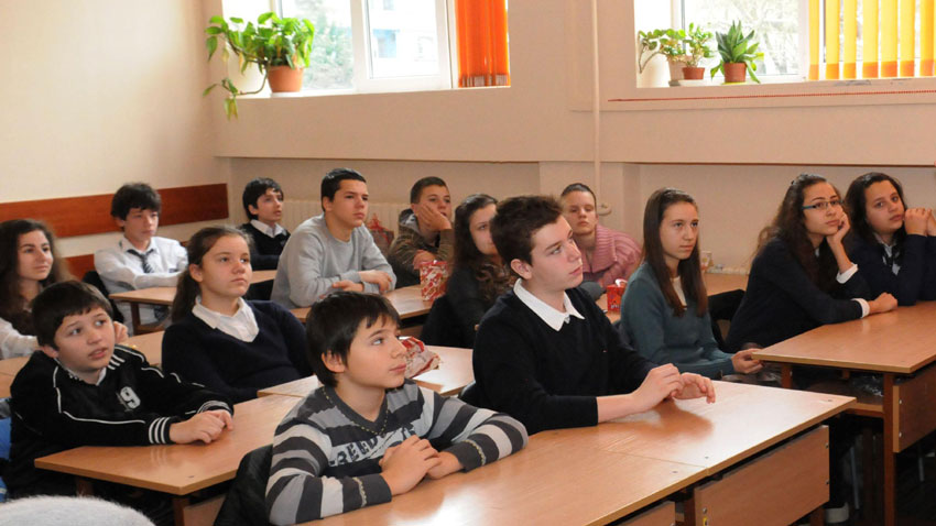 Природоматематическата гимназия в Разград търси съдействие от местната общественост за