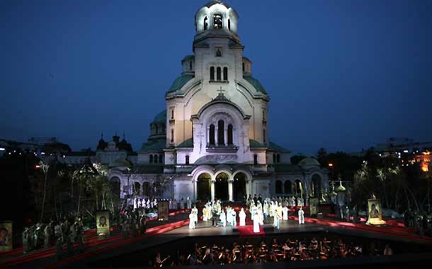 Ο ναός χρησιμοποιείται και ως σκηνικό για παραστάσεις όπερας