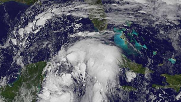 Ураганът Нейт е достигнал до крайбрежието на Съединените щати по