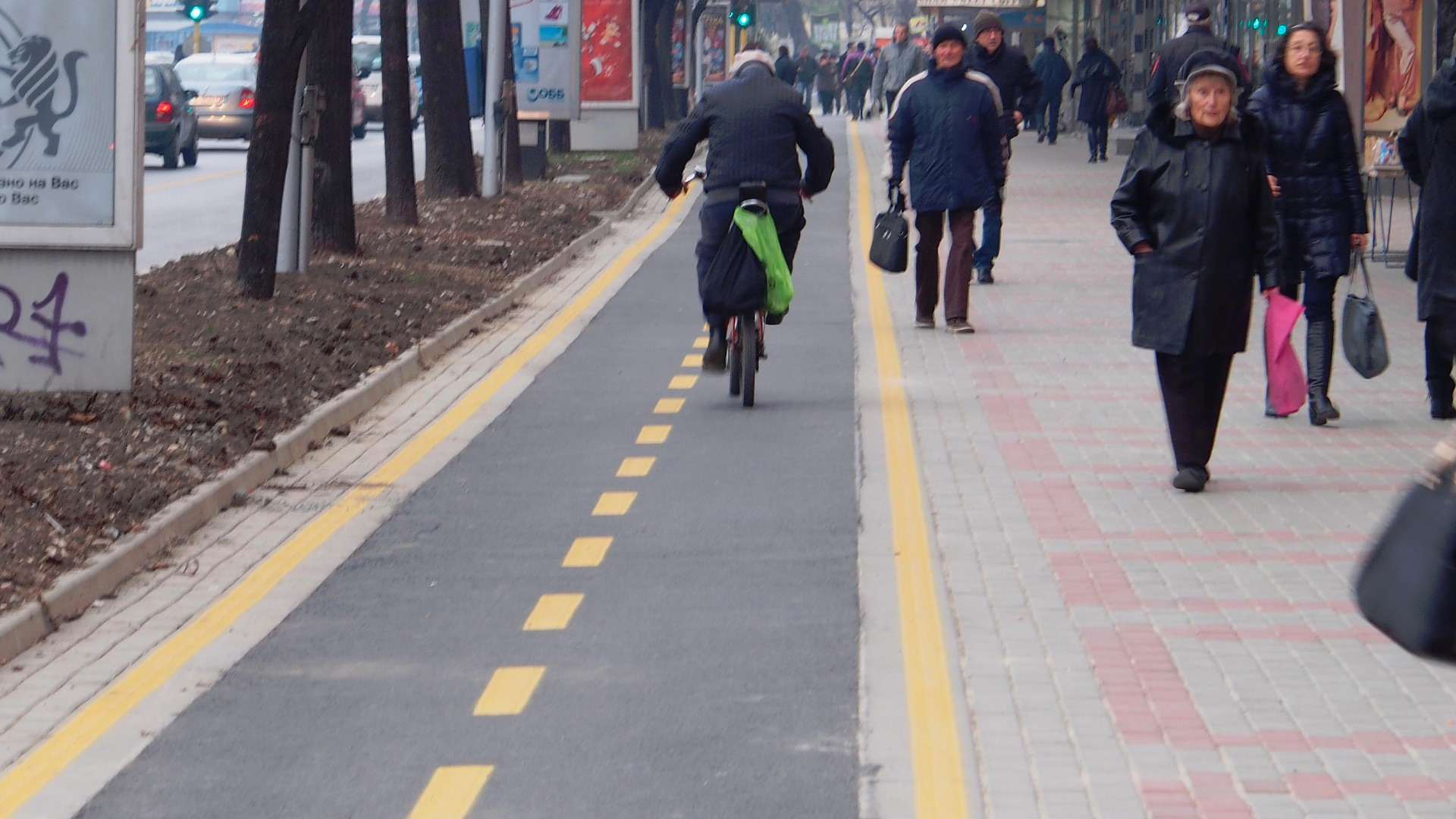 Липсата на достатъчно велоалеи в столицата е проблем, но оказва