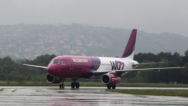 Нискотарифната авиокомпания Уиз еър все още очаква решението на Върховния