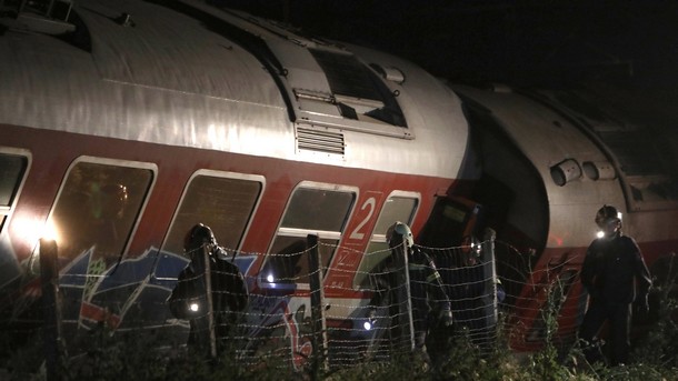 Два влака последователно са ударили автомобил в междугарието Михайлово