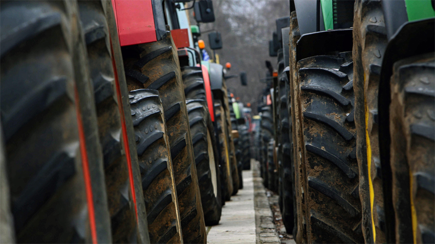 Фермерите в Словакия излязоха на протест Те навлязоха с десетки