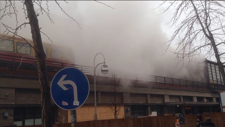 Берлинската гара Зоологическа градина е евакуирана след като е избухнал