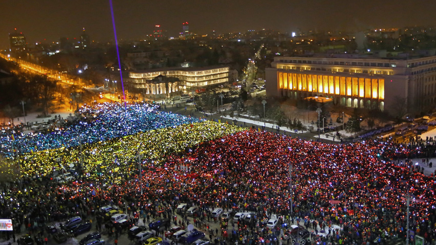 Хиляди румънци протестираха в столицата Букурещ и други градове с