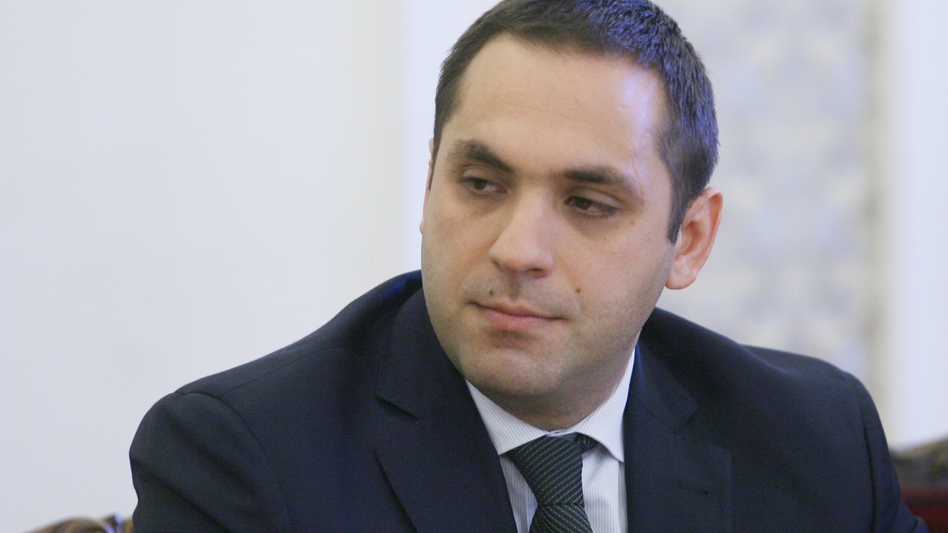 Министърът на икономиката Емил Караниколов връчи сертификат за инвестиция Клас