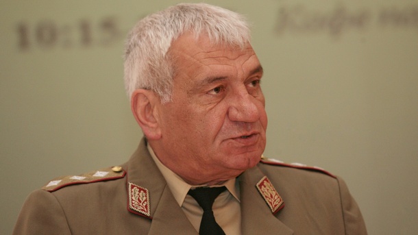 Началникът на отбраната генерал Андрей Боцев се надява до края