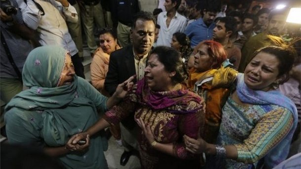 Самоубийствен атентат е извършен срещу християнска църква в Пакистан Съобщава