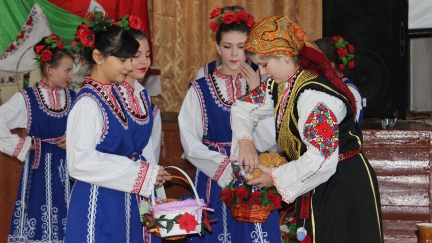 The Bulgarian folk ritual of Lazarki, performed in Parkani
