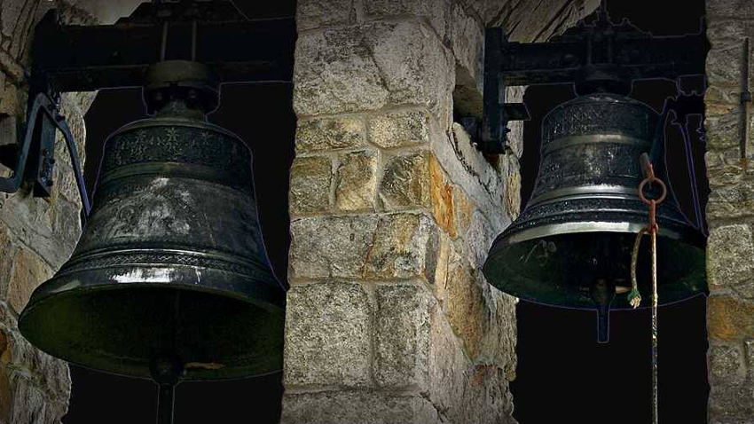 Камбаните на новостроящия се храм в Габрово бяха тържествено осветени