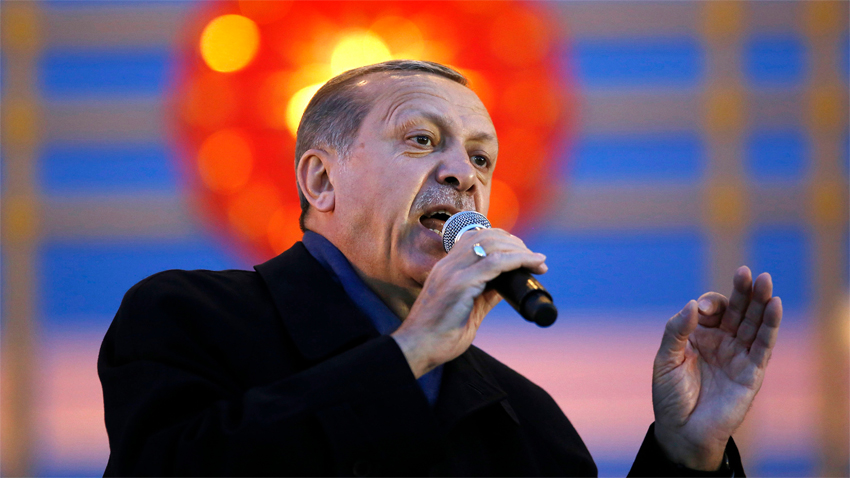В Анкара лидерът на опозиционната Народнорепубликанска партия Кемал Кълъчдароглу показа