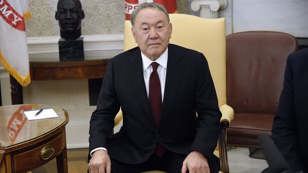 Казахстан още повече отслаби културните връзки с Москва като забрани