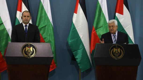 Президентът Румен Радев предаде на палестинския си колега Махмуд Абас
