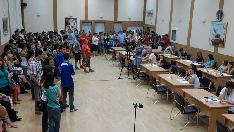 Младежките трудови борси, които се организират във Видин, събират десетки млади хора без препитание
