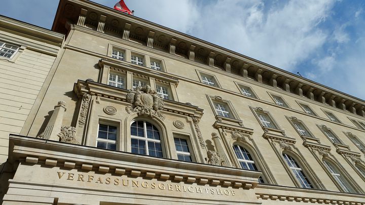 Властите в Австрия трябва да приемат интерсексуалните идентичности реши в