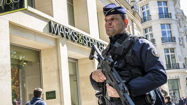 Франция идентифицира между 150 и 200 тайни банкери на терористичната