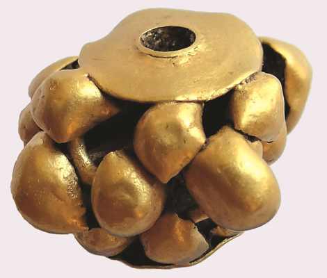Verzierte Goldperle aus der ersten Hälfte des 2. Jahrtausends v. Chr., gefunden im Grabhügel in der Nähe des Dorfes Izworowo im Südosten Bulgariens.