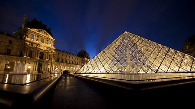 Националният исторически музей ще покаже днес в Лувъра редки експонати.