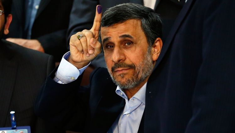 Бившият президент на Иран Махмуд Ахмадинаджад призова наследника си Хасан