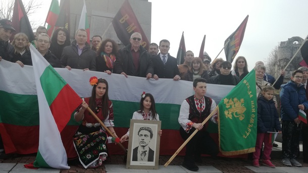 Активисти членове на ВМРО и симпатизанти по традиция поднесоха венци