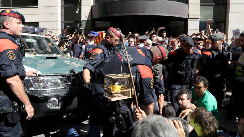 Испанското правителство се съгласи да извърши бързо разследване на полицейското