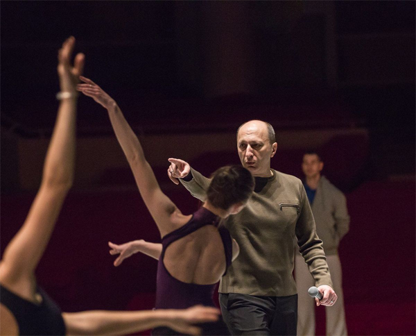 Eldar Aliev during rehearsal