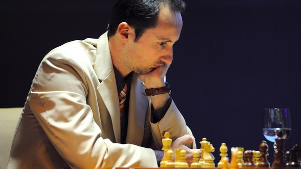 Гросмайстор Веселин Топалов продължава с отличното си представяне на шахматния