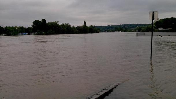 Нивото на река Сена се повиши значително тази нощ в