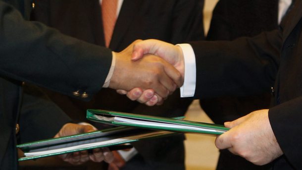 Споразумението, подписано от министрите на икономиката на трите страни, цели