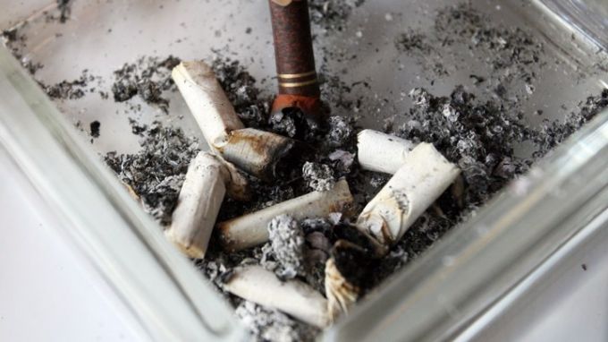 Увеличаването на акциза върху бездимните цигари ще ограничи достъпа до тях, защото по-малко пушачи на традиционните цигари ще могат да си позволят алтернатива, смятат експерти.