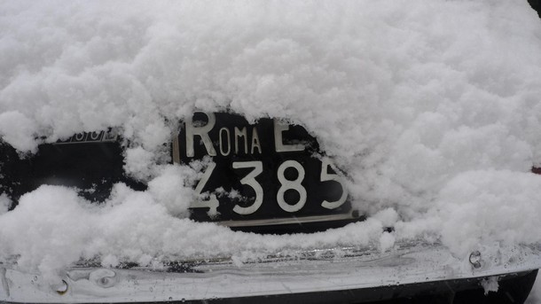 Обилният снеговалеж и ниските температури в Италия създават големи проблеми