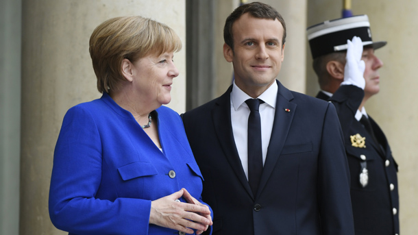 Президентът на Франция Еманюел Макрон е поздравил в телефонен разговор