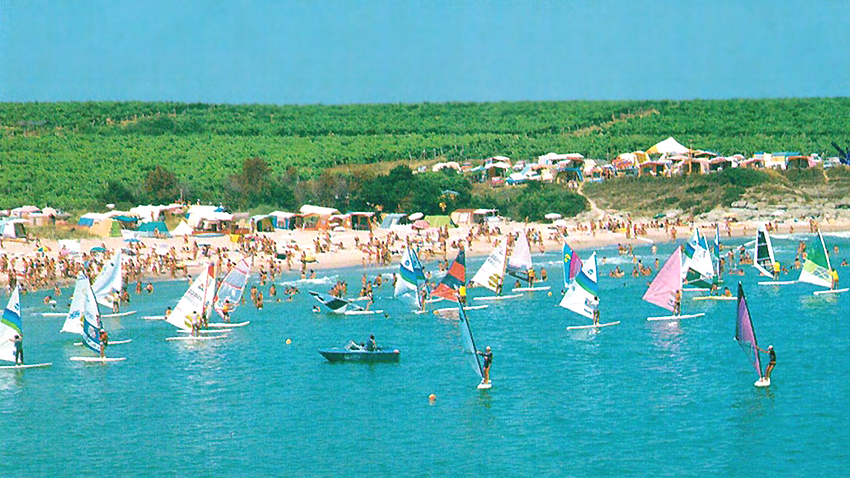 Die jährliche Surf-Regatta in der Bucht von Arapja – eine der ersten in Bulgarien und damals ein wahres Ereignis.