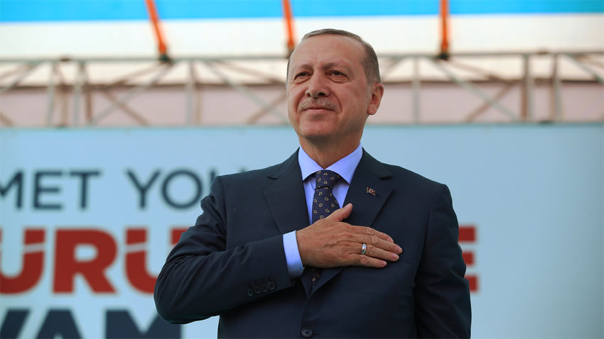Турският лидер говори пред около стохиляден митинг, а минути по-късно