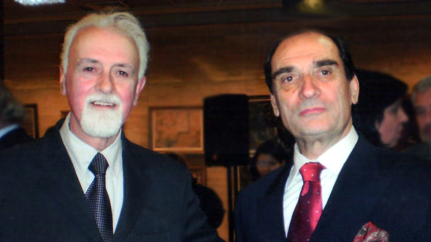 Avec le compositeur et chef d'orchestre Emile Tabakov, devant le Grand Auditorium de la Maison de la Radio