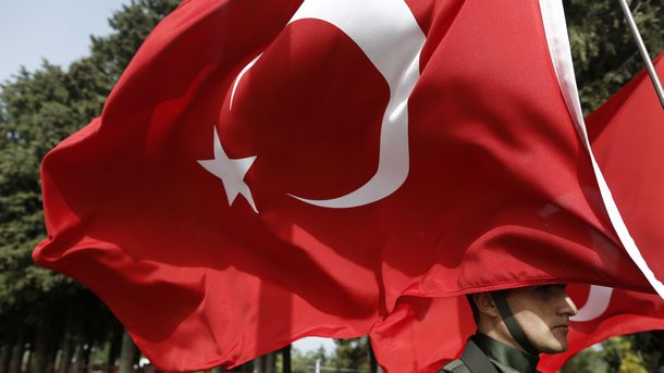 Турското посолство във Вашингтон заяви че се спират всички неимиграционни