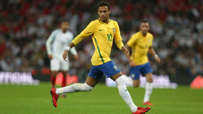 Бразилската футболна звезда Неймар планира да започне нормални тренировки след