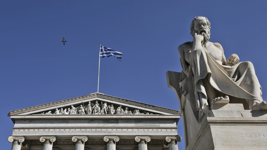 Правителството в Атина обмисля да промени данъчното облагане върху недвижимите