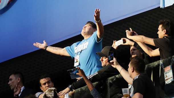 Футболната легенда Диего Марадона успокои феновете си че се намира