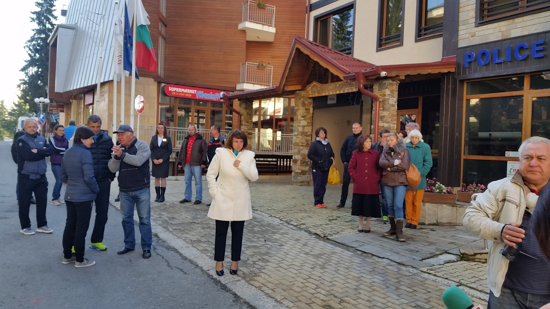 Хотелиери горовладелци и жители на чепеларски и смолянски села блокират