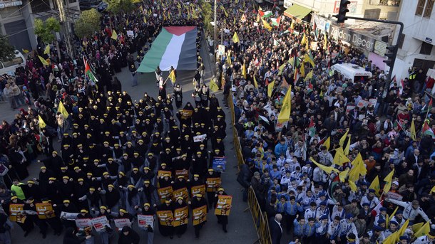 Хиляди поддръжници на ливанската групировка Хизбула“ скандираха Смърт на Америка!“