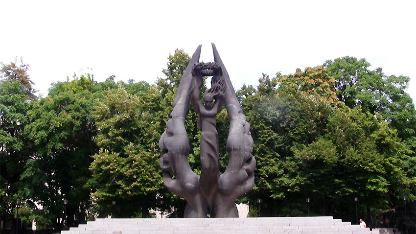The monument in Plovdiv glorifying the Reunification