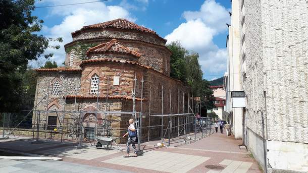 Започна дълго отлаганият ремонт на джамията в центъра на Дупница