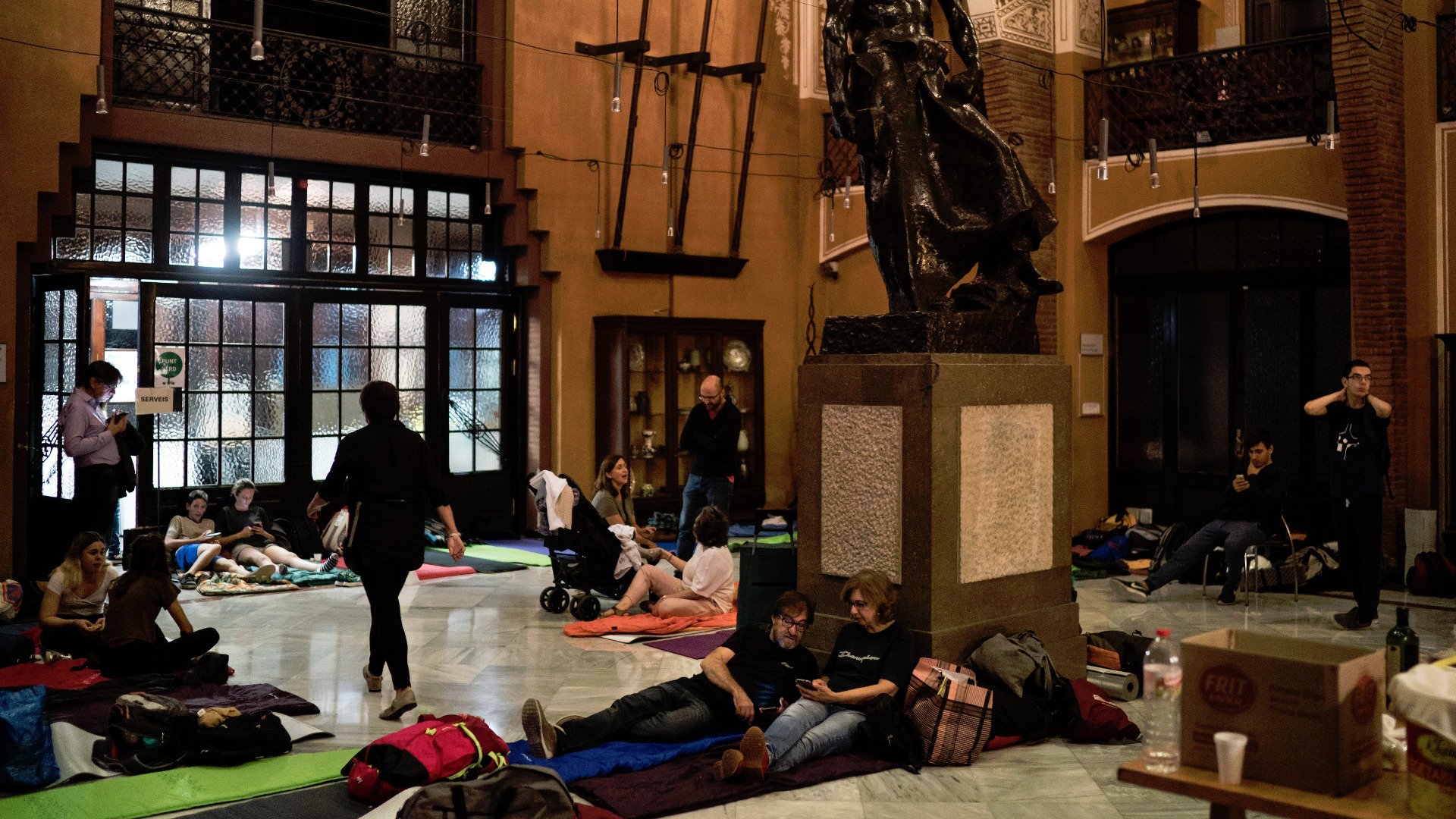 Преди началото на планирания за днес референдум за независимост в