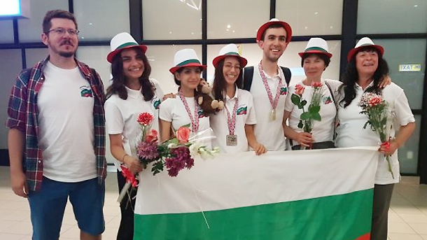 Българският отбор се завърна със златен, сребърен и бронзов медал
