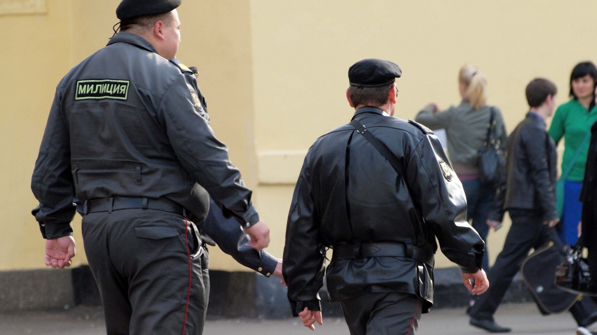 Руската полиция нахлу в московско кино, където се прожектираше забраненият