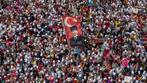 Напрежението в турската опозиция нараства стана ясно след днешното обявяване